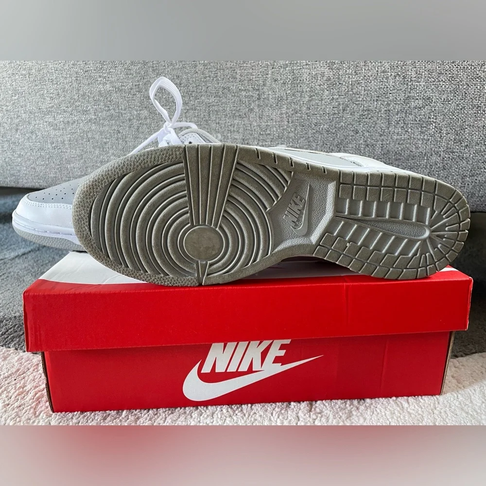 Men’s Nike Dunk Lows Retro White Grey Size 9US - Picture 4 of 7